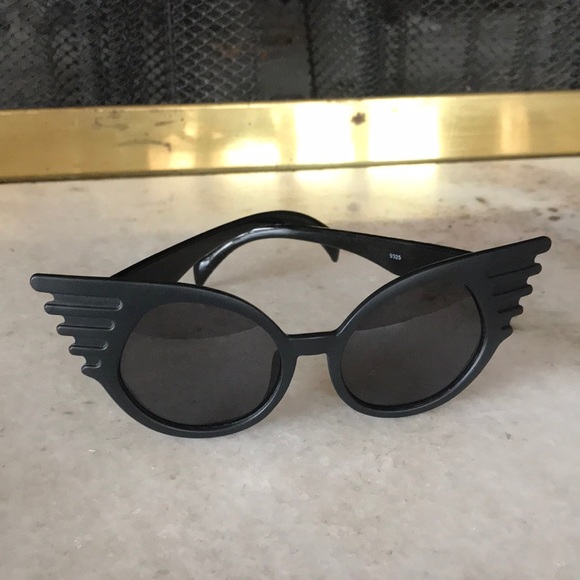 Dolls Kill Accessories - Black Matte Bat Wing Sunglasses